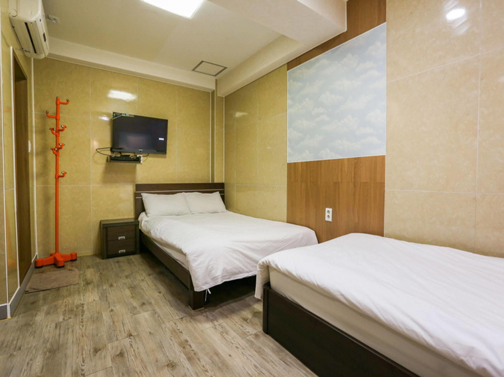 Guesthouse Myeongdong 2 سيول المظهر الخارجي الصورة